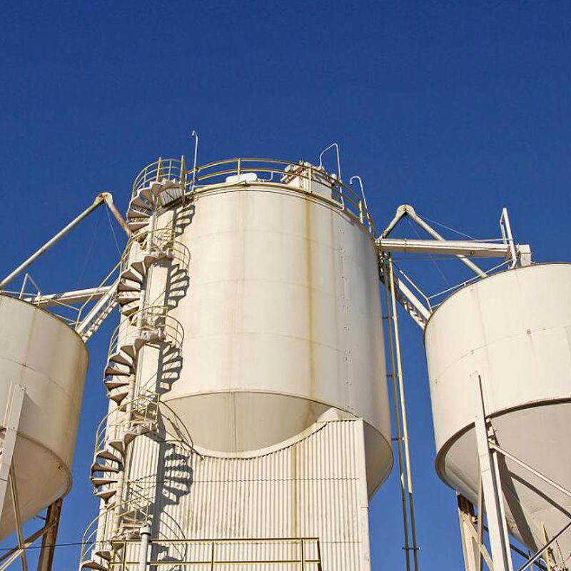 Convoyeur à vis en béton pour silo à ciment incliné