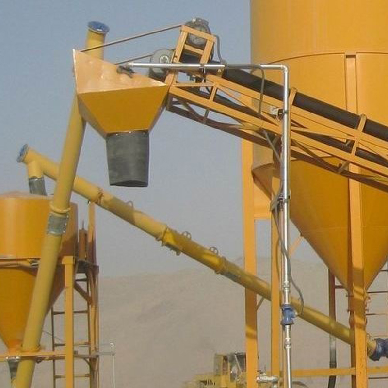 Convoyeur à vis en béton pour silo à ciment incliné